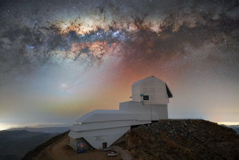 el mayor telescopio comienza a filmar el universo