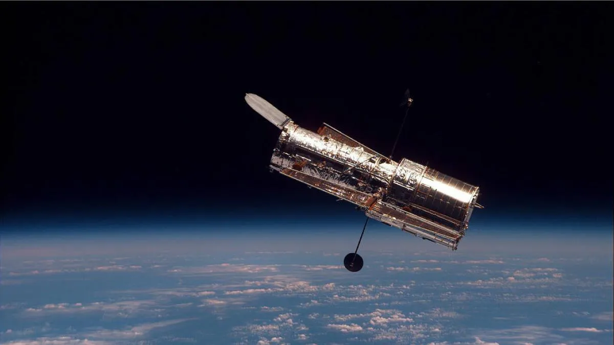 el telescopio hubble detecta una luz imposible