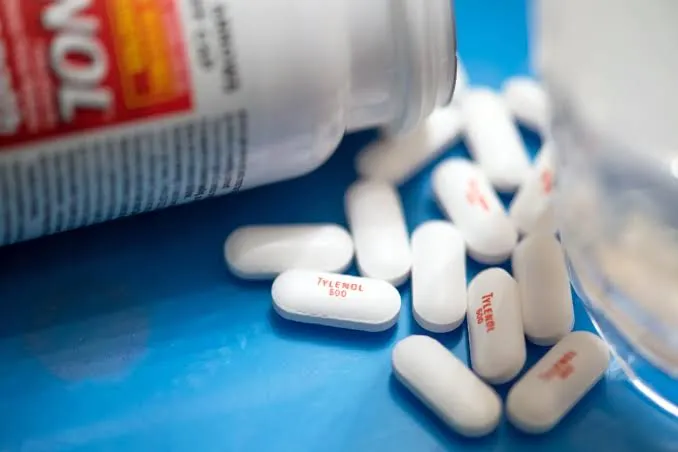 La FDA de EE. UU. aprueba la píldora combinada de Tylenol de venta libre para el alivio del dolor